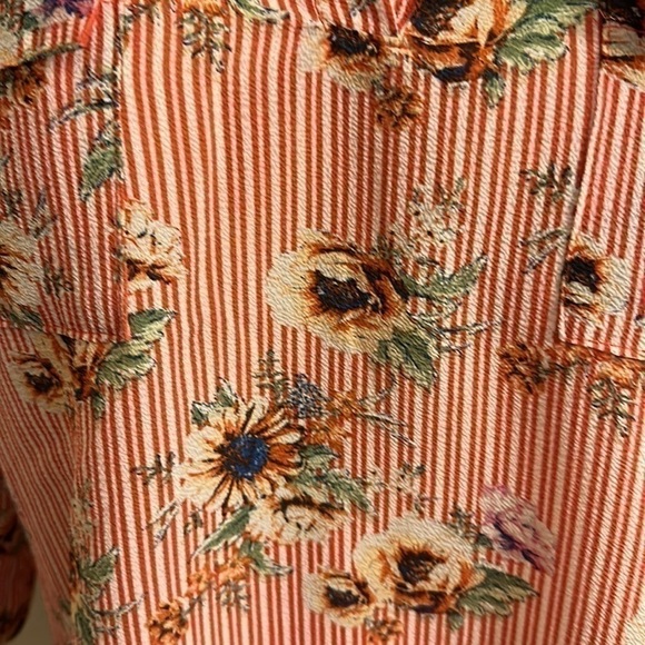 Cure Red & White Striped Size Small Blouse - Picture 2 of 5